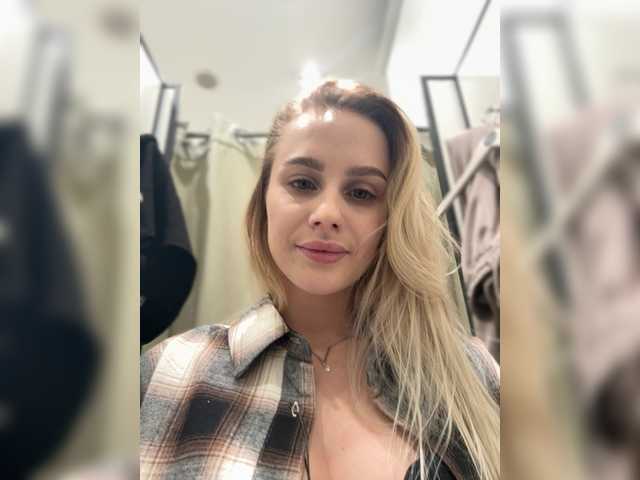 PrettyKatea's BongaCams show and profile