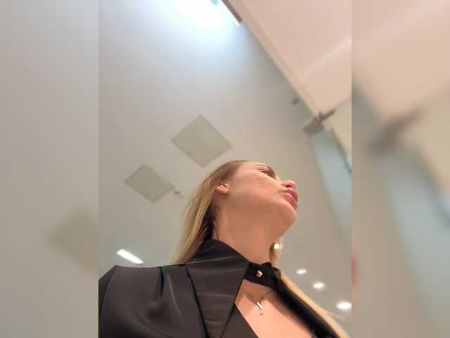 PrettyKatea's BongaCams show and profile