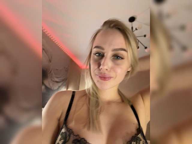 PrettyKatea's BongaCams show and profile