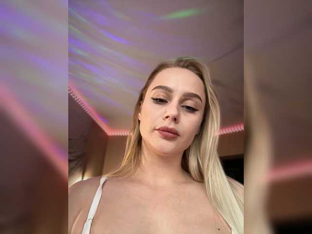 PrettyKatea's BongaCams show and profile