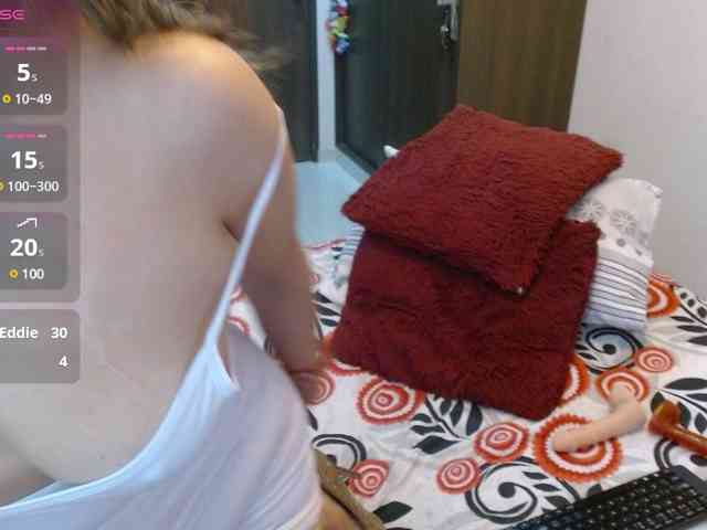DannyXXXmom webcam