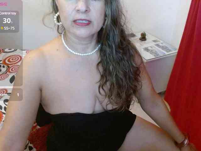 DannyXXXmom webcam