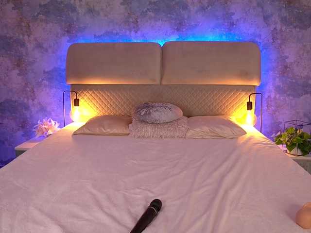 MirandaHobbs's BongaCams show and profile