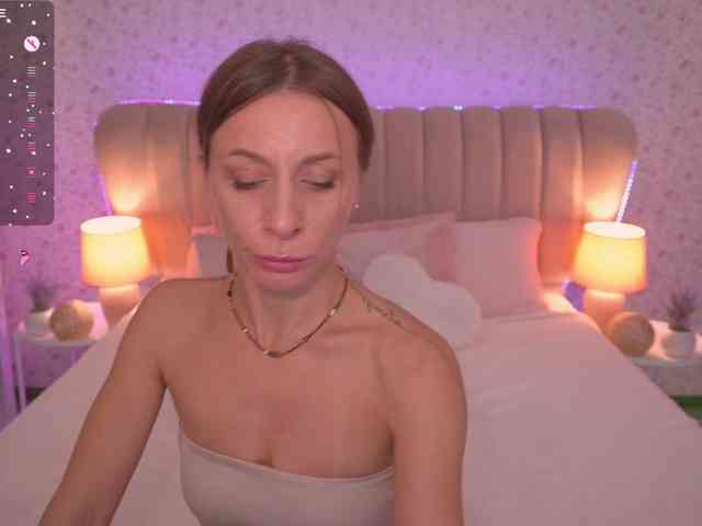 MirandaHobbs webcam