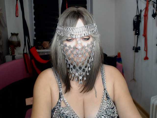  missGODDESS chat room