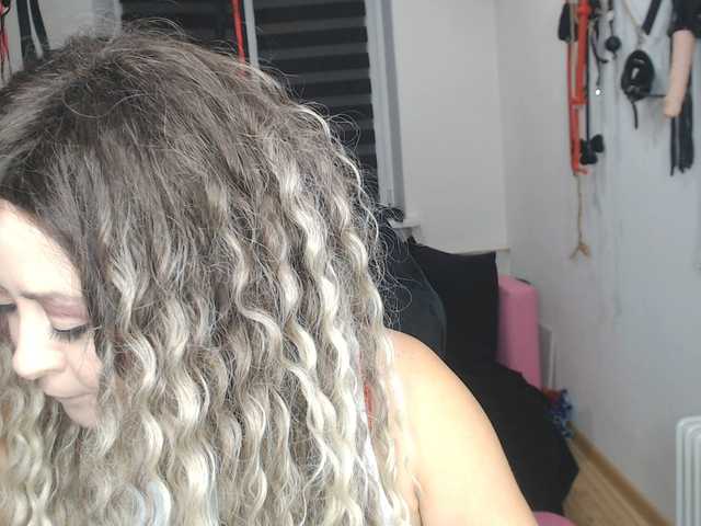  missGODDESS chat room