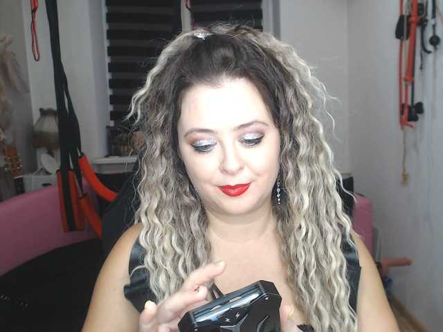  missGODDESS chat room