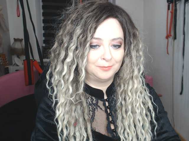  missGODDESS chat room