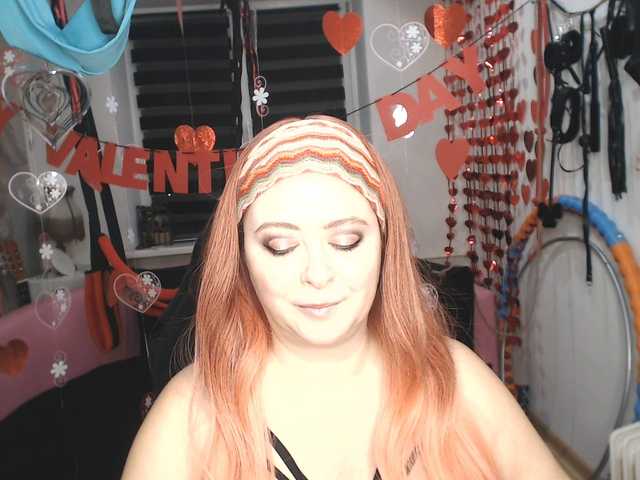 missGODDESS —   show feet :  @total - total : @sofar  sofar, @remain  remain for start show! 