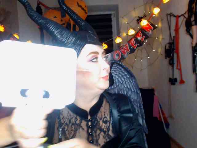 missGODDESS webcam