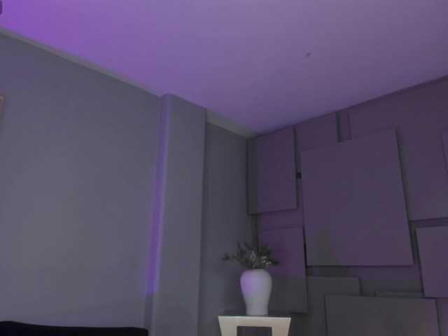 NiaHolland's BongaCams show and profile