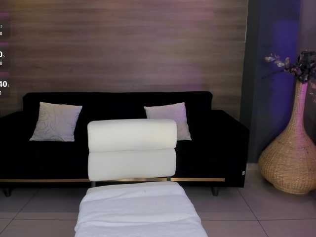 NiaHolland's BongaCams show and profile