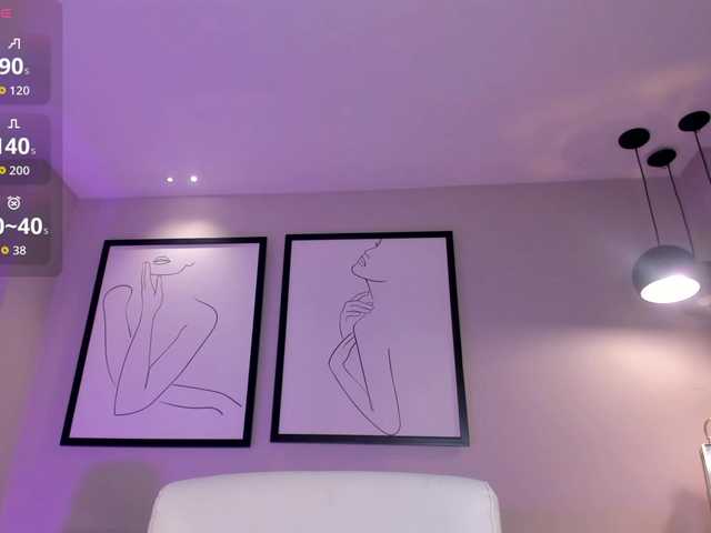 NiaHolland's BongaCams show and profile