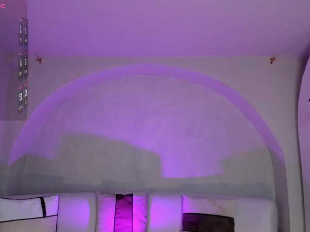 NiaHolland's BongaCams show and profile