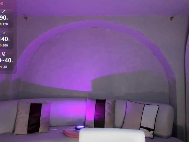 NiaHolland's BongaCams show and profile