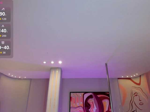 NiaHolland's BongaCams show and profile