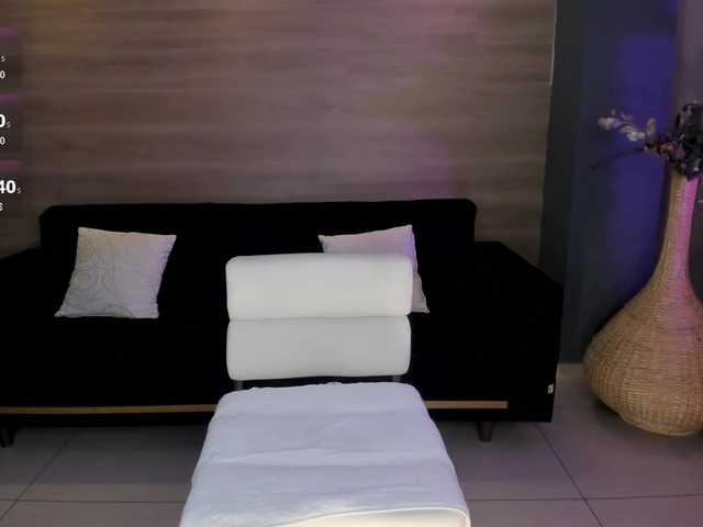 NiaHolland's BongaCams show and profile