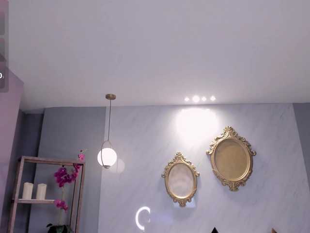 NiaHolland on BongaCams 
