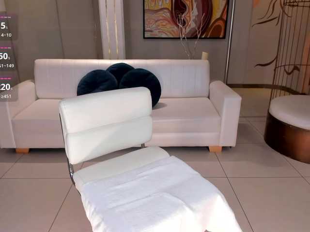 NiaHolland's BongaCams show and profile