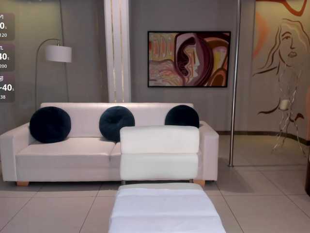 NiaHolland's BongaCams show and profile