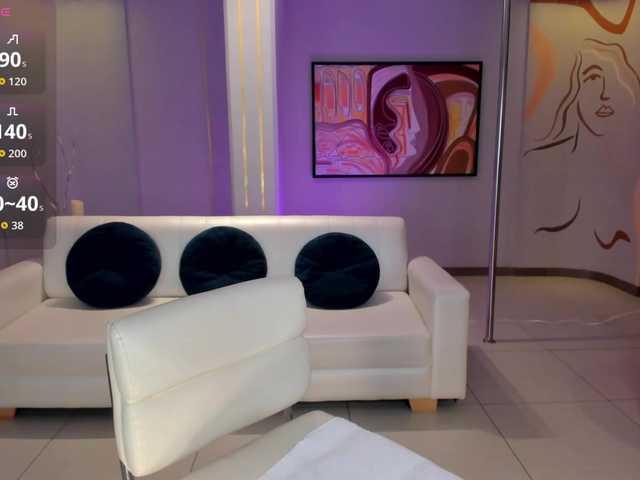 NiaHolland's BongaCams show and profile