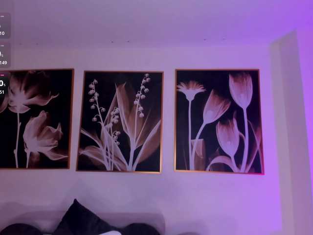 NiaHolland's BongaCams show and profile