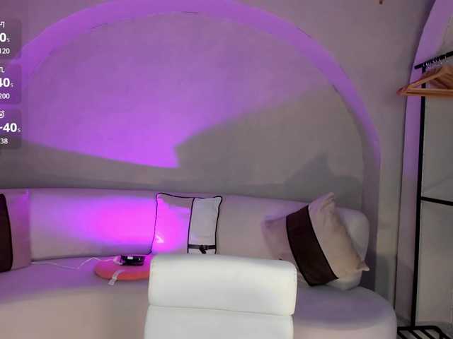 NiaHolland's BongaCams show and profile