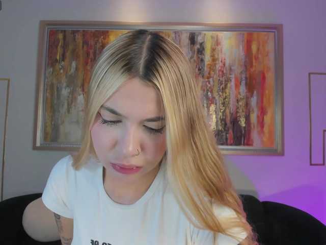 NiaHolland's BongaCams show and profile