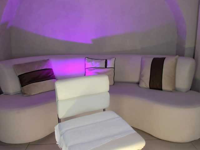 Preview of niaholland