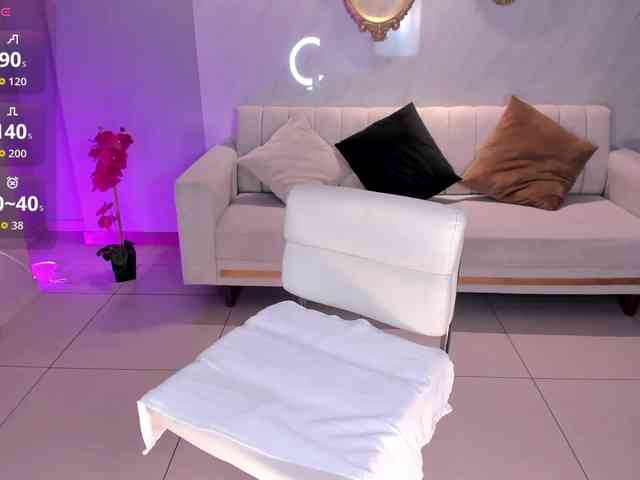 NiaHolland NiaHolland