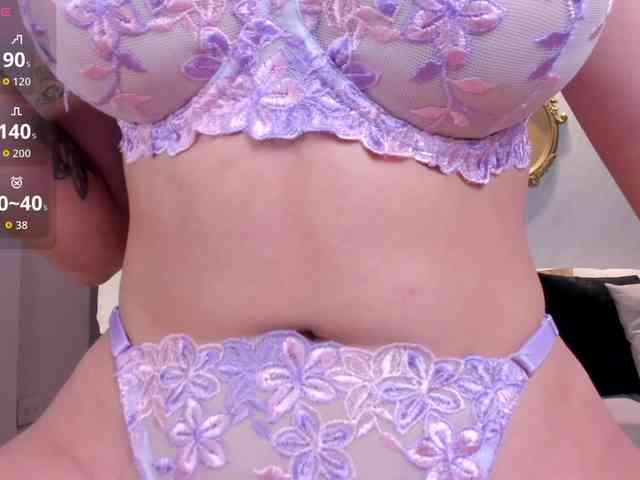 NiaHolland NiaHolland