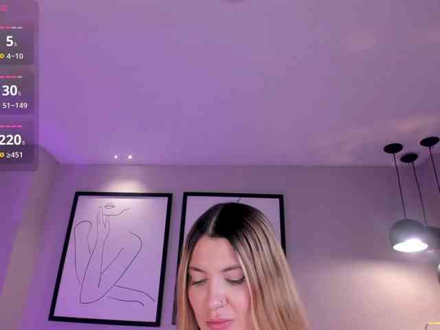 NiaHolland NiaHolland