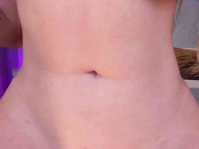 NiaHolland NiaHolland