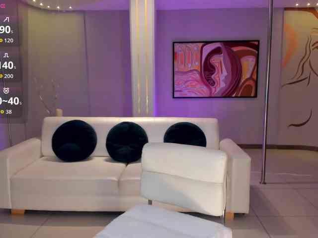 NiaHolland NiaHolland