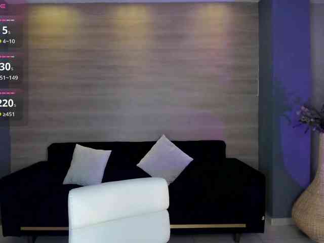 NiaHolland NiaHolland