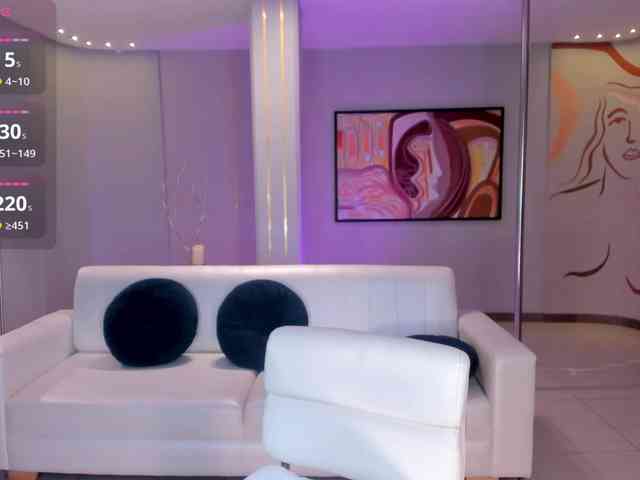 NiaHolland NiaHolland