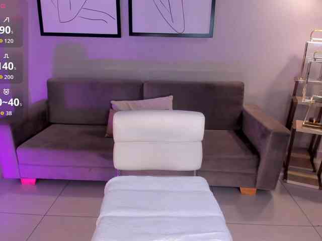 NiaHolland NiaHolland