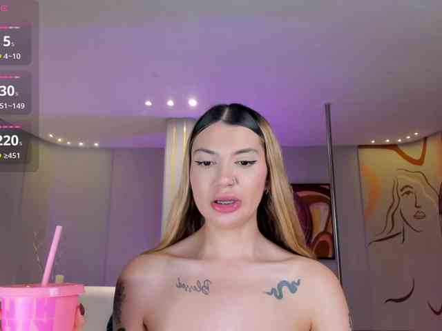 NiaHolland NiaHolland