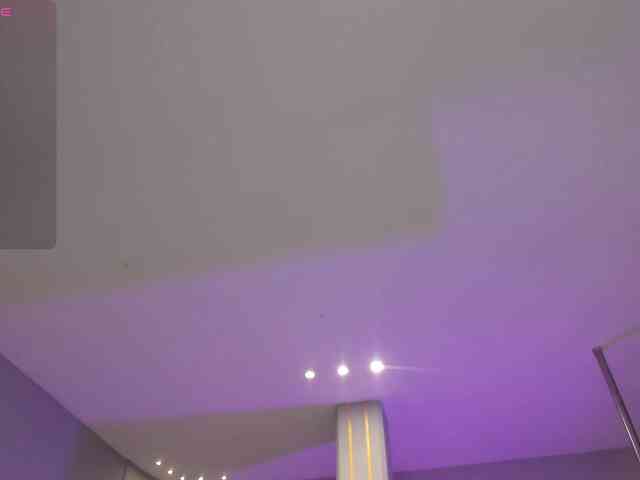 NiaHolland NiaHolland