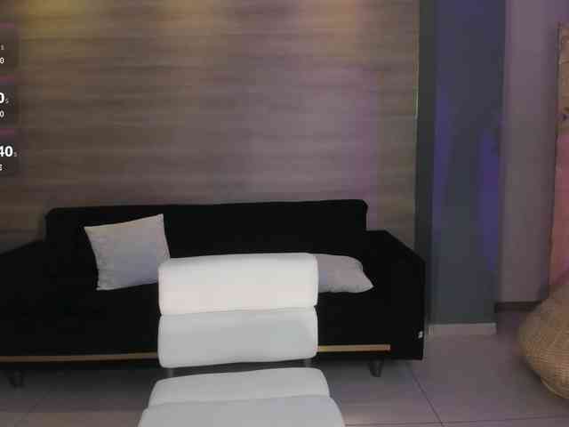 NiaHolland NiaHolland