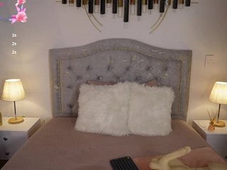 LaraBaker Porn Show
