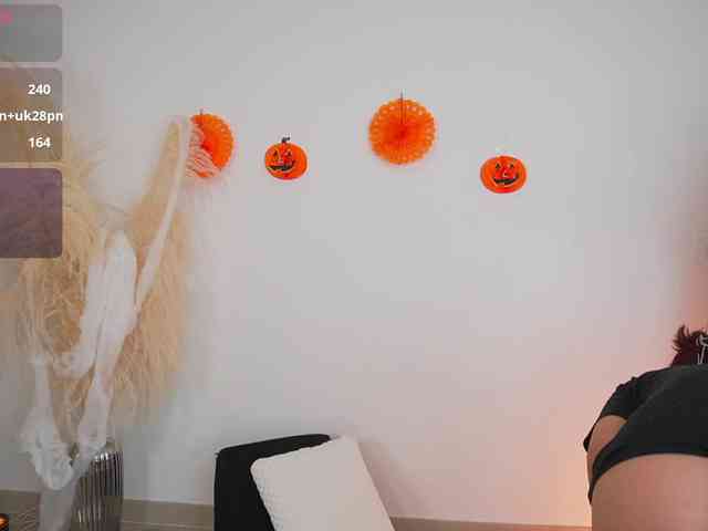 LaraBaker webcam