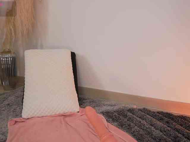 LaraBaker webcam