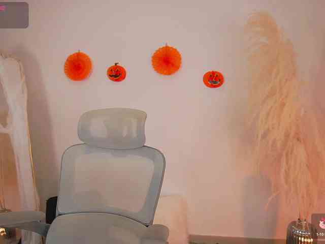 LaraBaker webcam