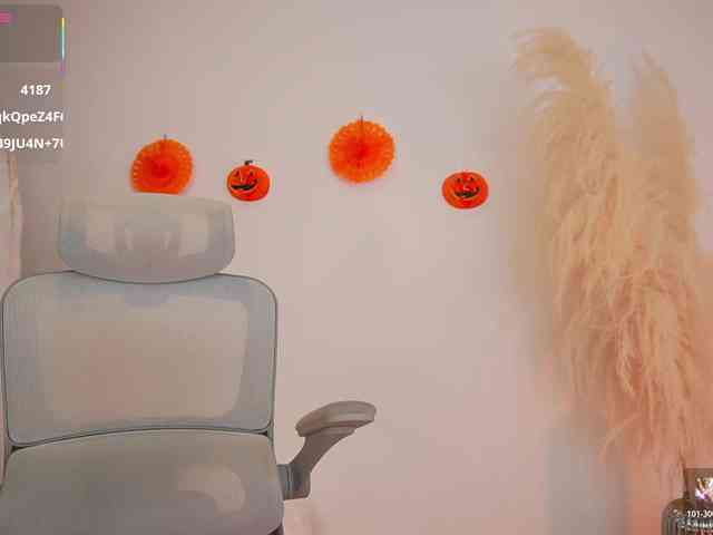 LaraBaker webcam