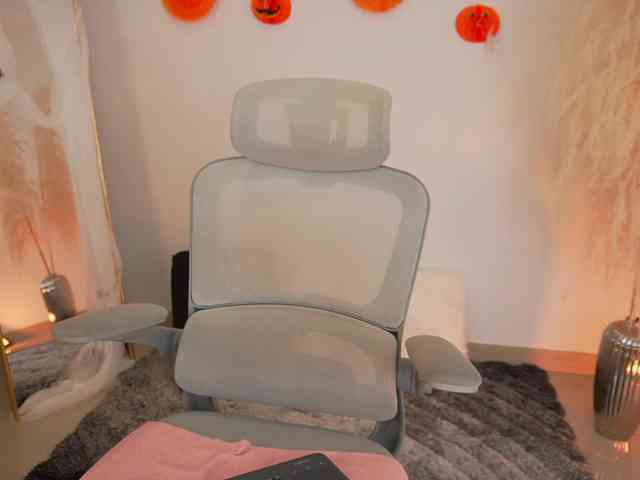 LaraBaker webcam