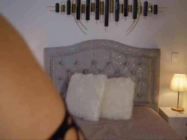 LaraBaker webcam