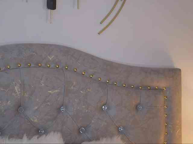 LaraBaker webcam