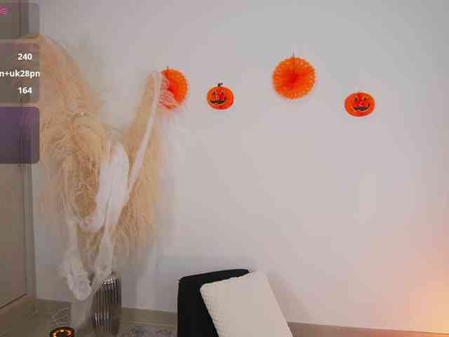 LaraBaker webcam