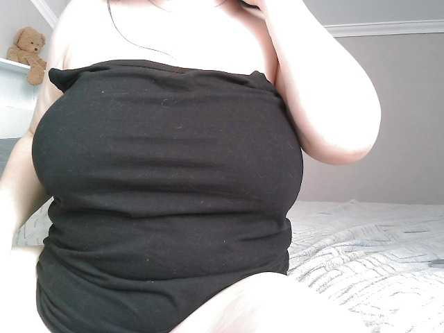 Lyana's BongaCams show and profile